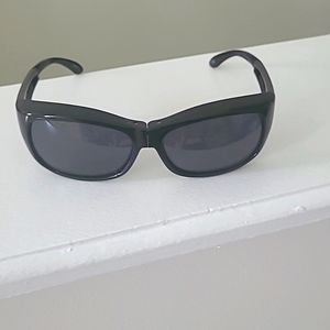 Haven by Foster Grant Fitover Folding Polarized Sunglasses